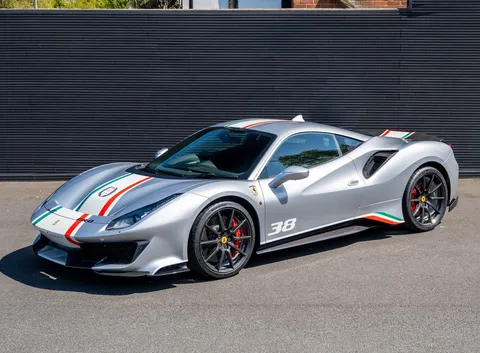 Ferrari 488 Pista — photo 3 of 60