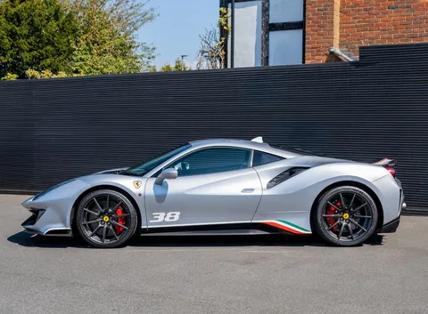 Ferrari 488 Pista — photo 4 of 60