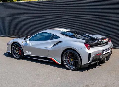 Ferrari 488 Pista — photo 5 of 60