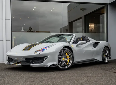 Ferrari 488 Pista Spider — photo 3 of 58