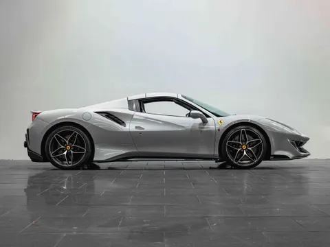 Ferrari 488 Pista Spider 4