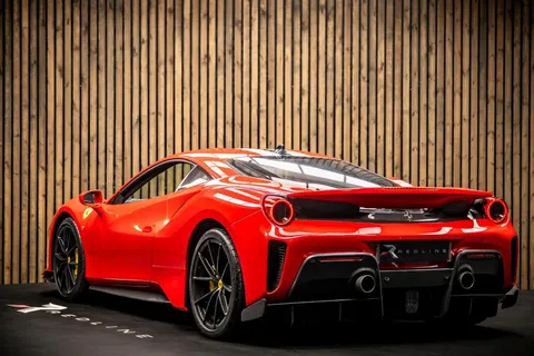 Ferrari 488 Pista — photo 3 of 52