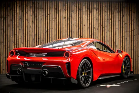 Ferrari 488 Pista — photo 4 of 52