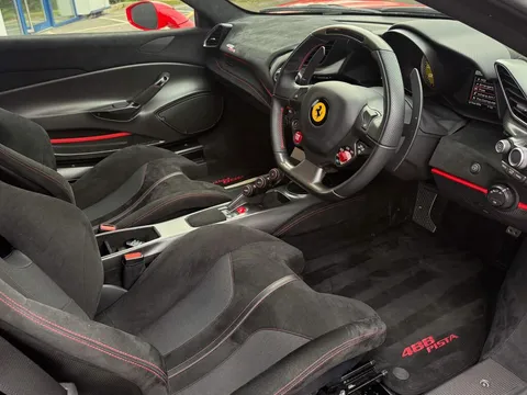 Ferrari 488 Pista — photo 2 of 3