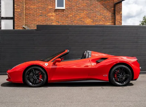 Ferrari 488 — photo 4 of 63