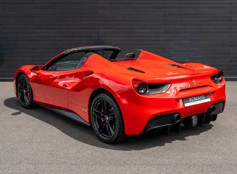 Ferrari 488 — photo 5 of 63