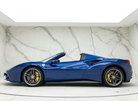 Ferrari 488 Spider — photo 4 of 35