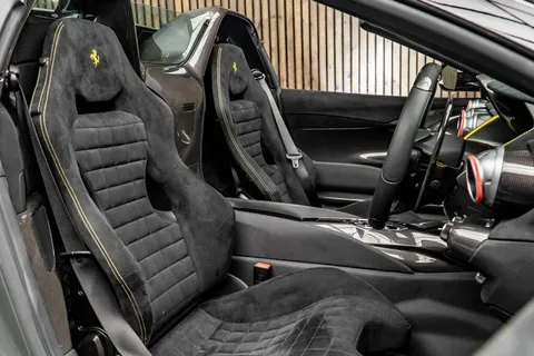 Ferrari 812 Competizione 2