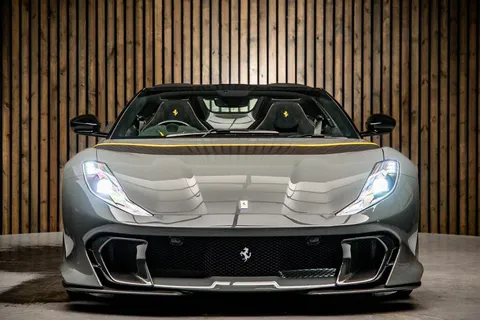 Ferrari 812 Competizione 5