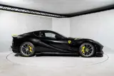 Ferrari 812 Competizione thumbnail