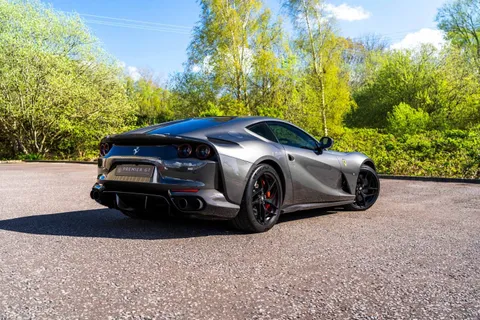 Ferrari 812 Superfast — photo 2 of 11