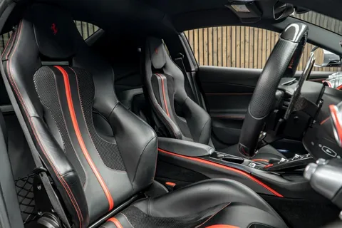 Ferrari 812 Superfast — photo 2 of 48