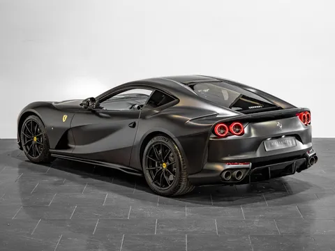 Ferrari 812 Superfast — photo 2 of 12