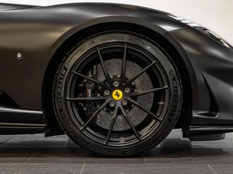 Ferrari 812 Superfast — photo 4 of 12