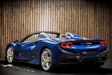 Ferrari F8 Spider 3