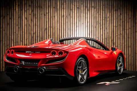 Ferrari F8 Spider — photo 4 of 48