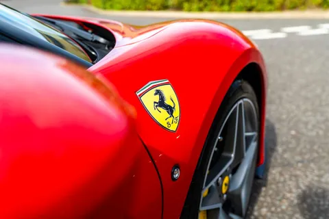 Ferrari F8 Tributo — photo 3 of 61