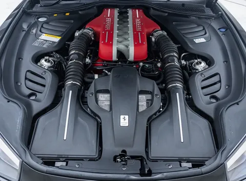 Ferrari GTC4Lusso V12 — photo 2 of 55
