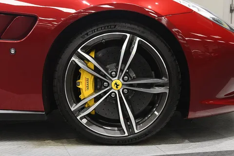 Ferrari GTC4Lusso V12 — photo 3 of 47