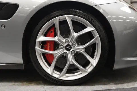 Ferrari GTC4Lusso T 2