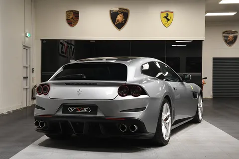 Ferrari GTC4Lusso T 5