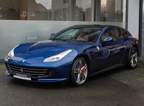 Ferrari GTC4Lusso V12 — photo 3 of 40