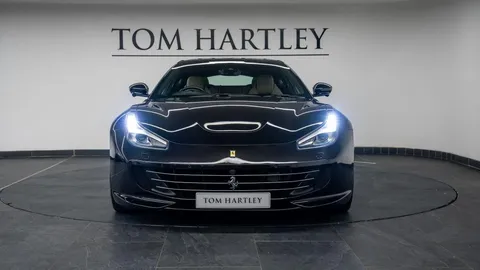 Ferrari GTC4Lusso V12 — photo 2 of 25