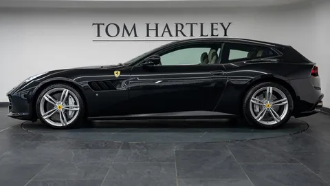 Ferrari GTC4Lusso V12 — photo 5 of 25