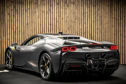 Ferrari SF90 Stradale — photo 3 of 42
