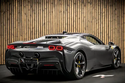 Ferrari SF90 Stradale — photo 4 of 42
