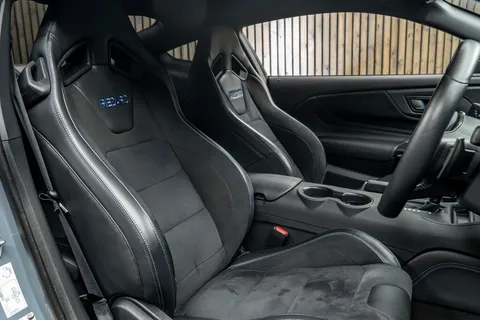 Ford Mustang Dark Horse 2