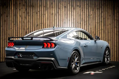 Ford Mustang Dark Horse 4