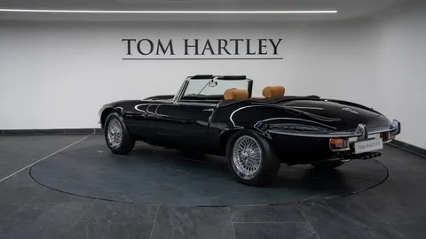Jaguar E-Type Series III V12 Commemorative — photo 5 of 31