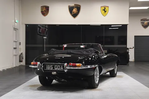 Jaguar E-Type Series 1 Roadster — photo 5 of 33