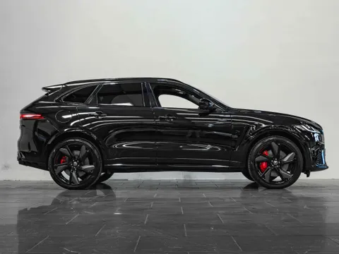Jaguar F-Pace SVR P550 — photo 3 of 11