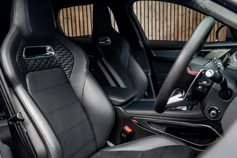 Jaguar F-Pace SVR — photo 2 of 48