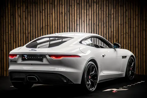 Jaguar F-Type R-Dynamic 4
