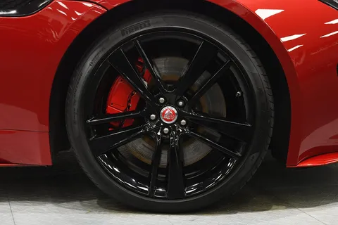 Jaguar F-Type V8 R — photo 3 of 44