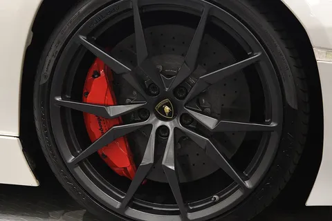 Lamborghini Aventador LP700-4 2