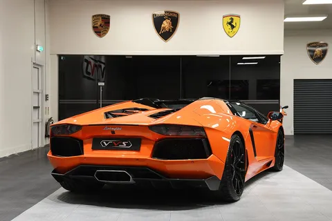 Lamborghini Aventador LP700-4 Roadster — photo 5 of 51