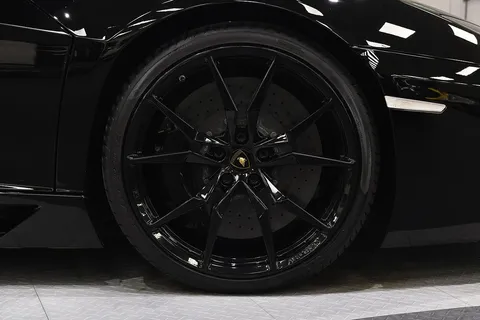 Lamborghini Aventador LP 700-4 — photo 3 of 42