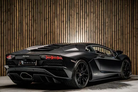 Lamborghini Aventador S 4