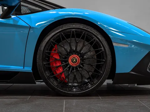 Lamborghini Aventador SuperVeloce Roadster LP 750-4 — photo 2 of 29