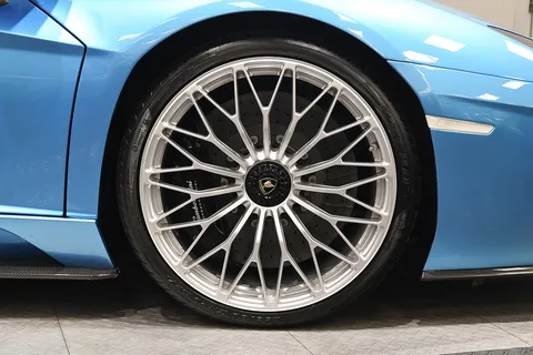 Lamborghini Aventador LP 740-4 S Roadster — photo 3 of 60