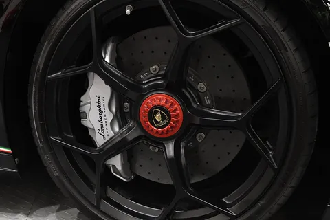Lamborghini Huracán Performante — photo 2 of 47