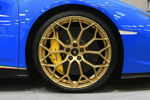 Lamborghini Huracan Performante Spyder LP 640-4 — photo 3 of 46