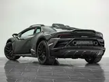 Lamborghini Huracán Sterrato thumbnail