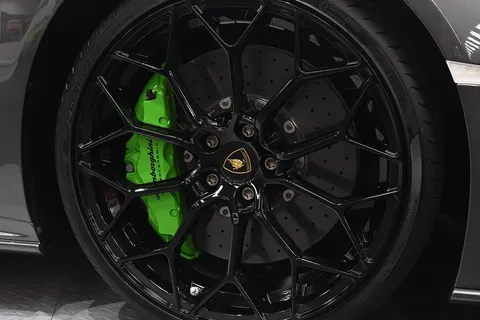 Lamborghini Huracán LP 640-4 Evo — photo 2 of 44
