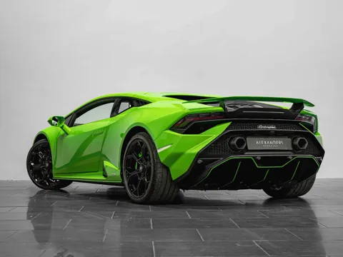 Lamborghini Huracán Tecnica — photo 2 of 16