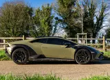 Lamborghini Huracán Sterrato thumbnail